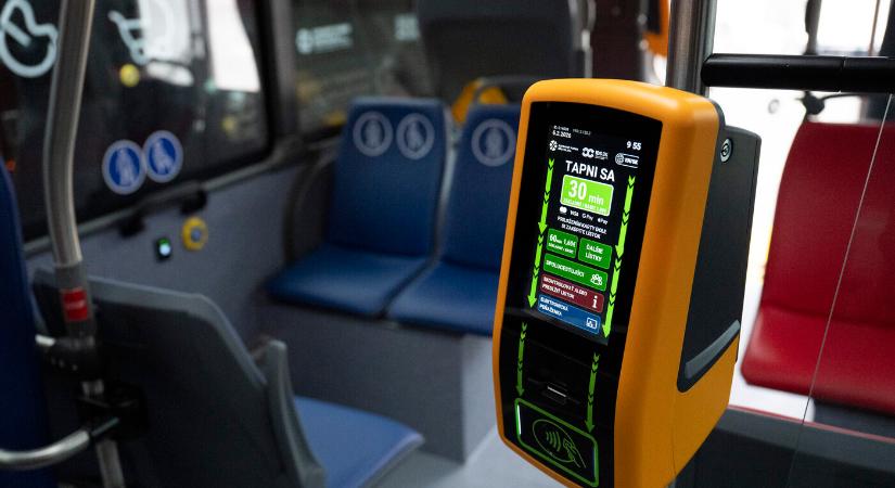 Nyolc új csuklós buszt indított a közlekedési vállalat Pozsonyban