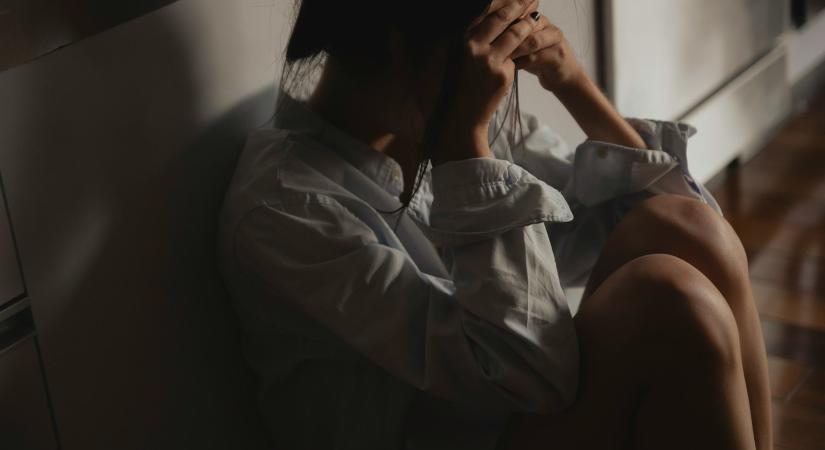 5 figyelmeztető jel, hogy a párod már nincs igazán jelen a kapcsolatotokban