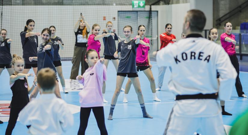 A taekwondós ott segít, ahol tud