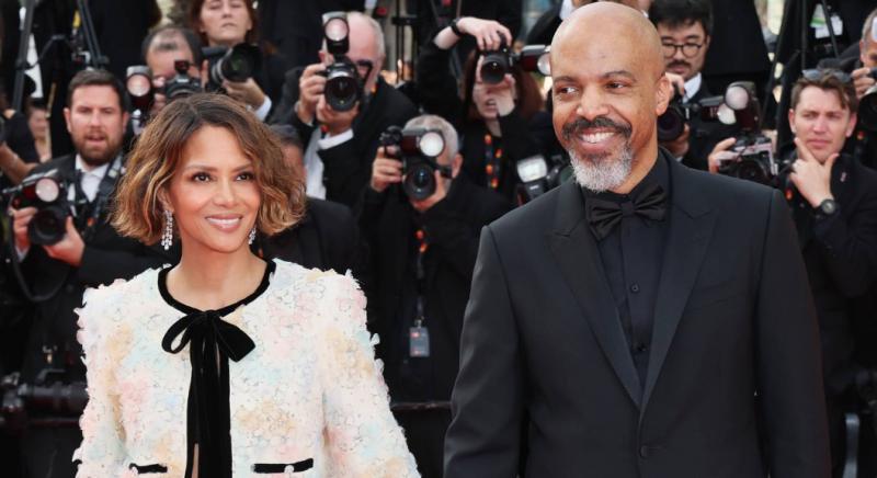 60 közel is van élet: Halle Berryt eljegyezte a fiatalabb párja