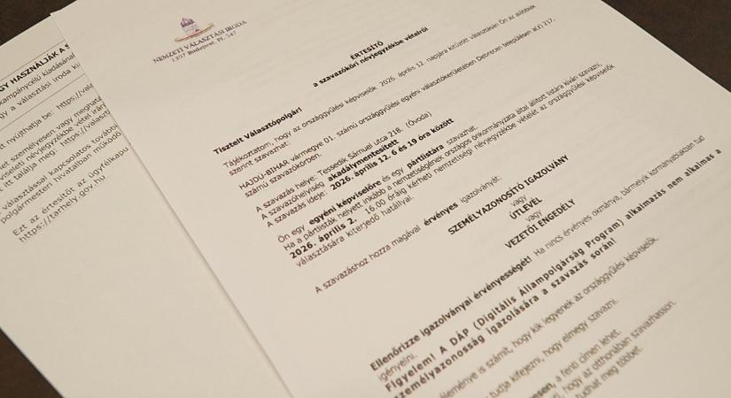 Debrecenben is tart már a választási értesítők kézbesítése – videóval