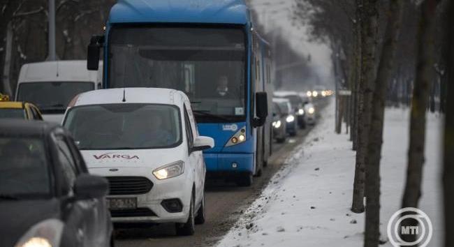 Naponta ezer kátyút javítanak a fővárosban
