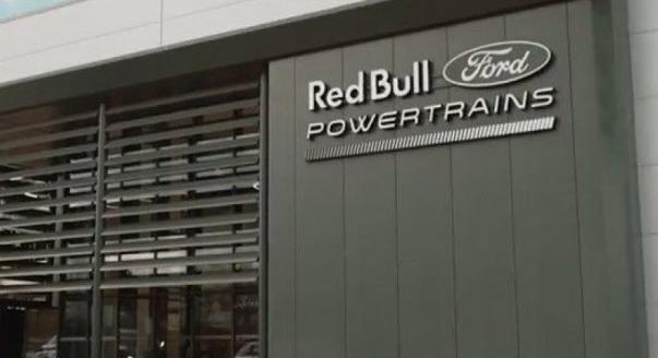 A többiek mellé állt a Red Bull a motorügyben?