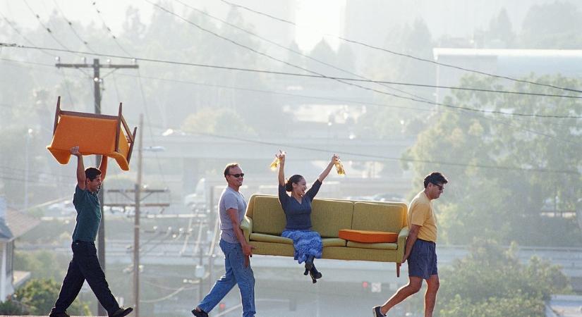 Rejtélyes dolgokat lepleztek le egy bútorwebshopnál