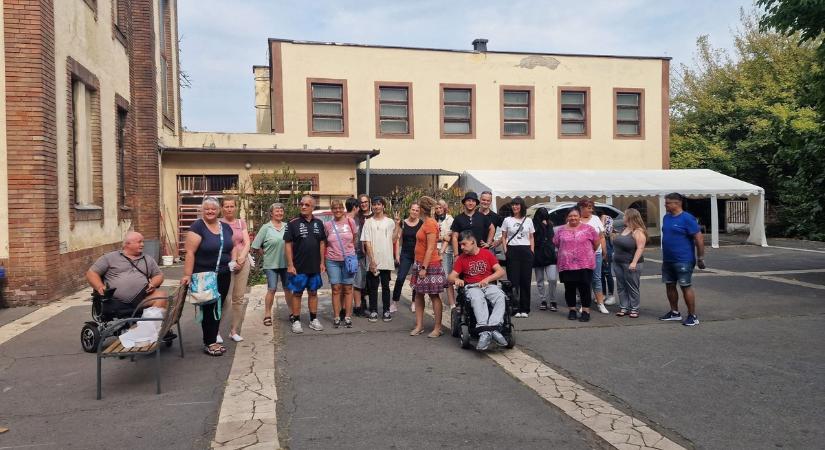 „Az életért küzdenek” – traumatizált gyerekeknek segítenek Pesterzsébeten