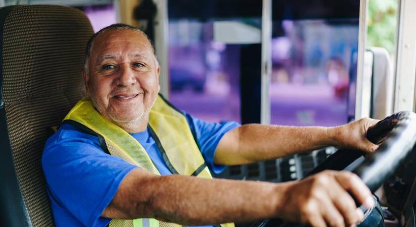 Biciklire ültették a buszsofőröket: a reakciójuk mindent elmond