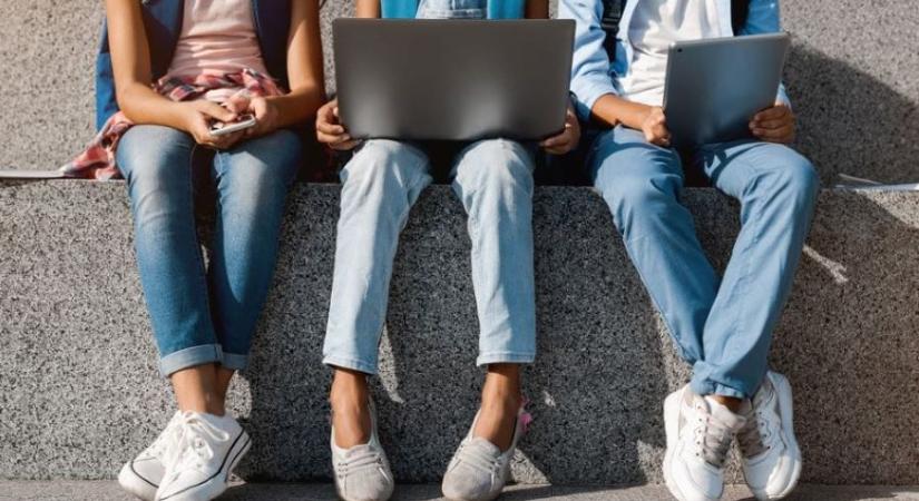 „Mihez van jogom?” – a gyerekek jogairól szóló online képzést indított a Hintalovon