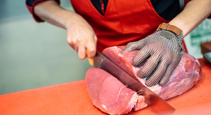 Decemberben 1975 milliárdot hagytunk a kasszáknál