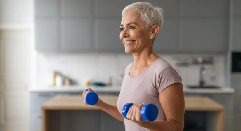 El szeretnéd tüntetni az integetőhájat? Ezekre az otthoni gyakorlatokra esküszik az edző – 1. rész
