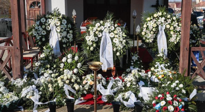 Utolsó útjára kísérték Feiszt Györgyöt és feleségét