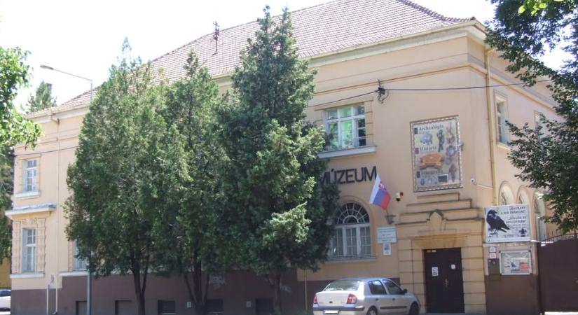 Kincsek a szekrényből és a padlásról 3. – kiállítás az érsekújvári múzeumban