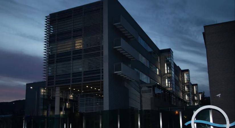 Még nem sikerült felállítani a közmédia választási irodáját