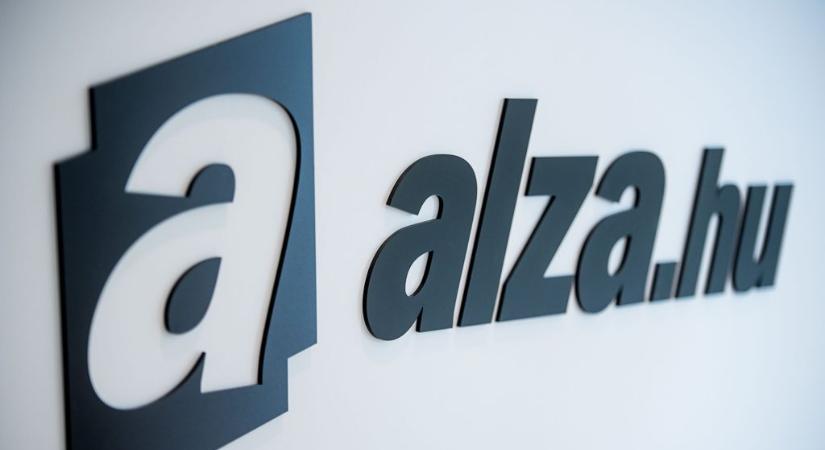 Szinte az összes boxot feltörték a tiszaújvárosi Alza automatában