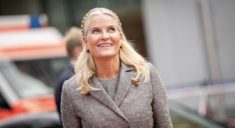 Mette-Marit norvég hercegné „mélységesen sajnálja” az Epsteinnel való barátságát
