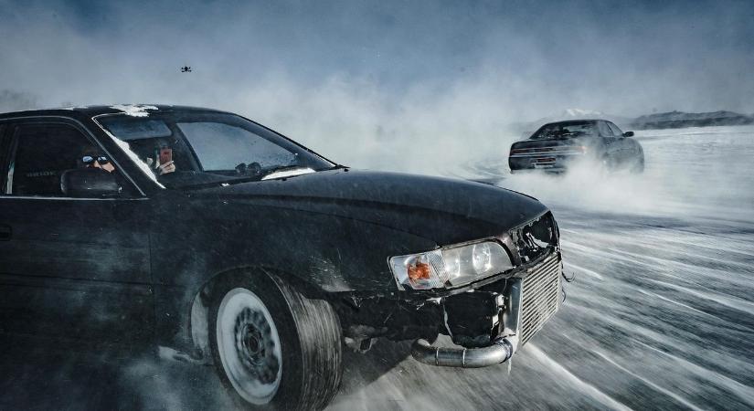 Brutál szigorú szabályok szerint autózhatsz a vizen, Európa leghosszabb jégútján