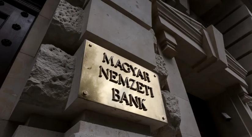 Közel egy év után sem hallgattak ki senkit gyanúsítottként az MNB-ügyben
