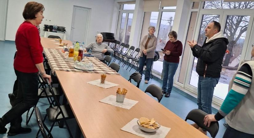 Példaértékű dologba kezdtek a mátraszentimrei nyugdíjasok