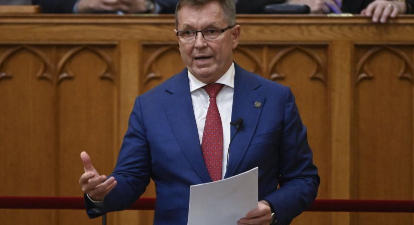 MNB-ügy: csaknem egy év után sem hallgattak ki senkit gyanúsítottként