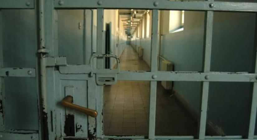 Egy transznemű azt állítja, megerőszakolták a börtönben