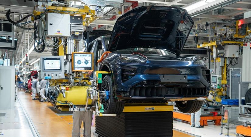 A Porsche megkezdte a Cayenne Electric gyártását