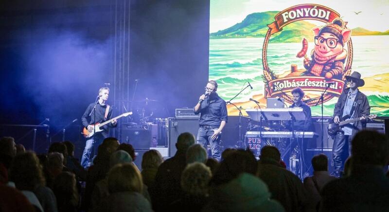 Hatalmas érdeklődés mellett elkezdődött a XVI. Fonyódi Kolbászfesztivál