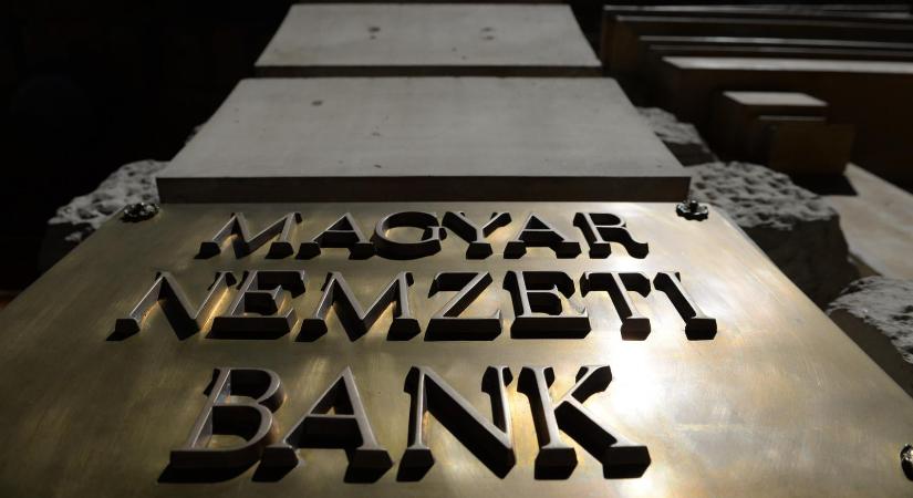 Még mindig nem hallgattak ki egyetlen gyanúsítottat sem az MNB-botrány ügyében