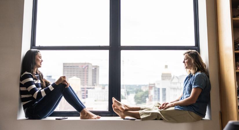 Napi horoszkóp 2026. 02. 07.: A Kos sikeres párbeszédre, az Ikrek harmonikus kapcsolódásra számíthat