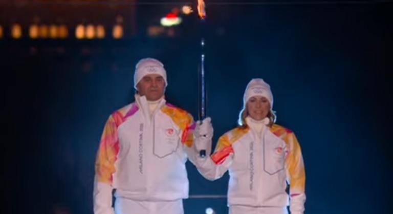 Téli olimpia: így gyújtották meg a lángot Alberto Tombáék