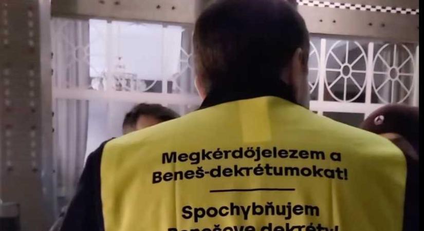 Fiala-Butora János: rendőri manipuláció történt a pozsonyi tüntetésen