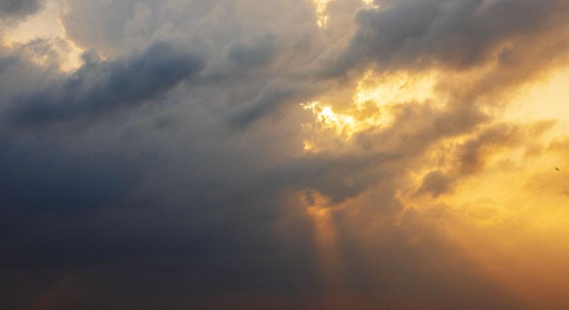 Nyugat felől érkeznek a felhők, ilyen időre számíts szombaton