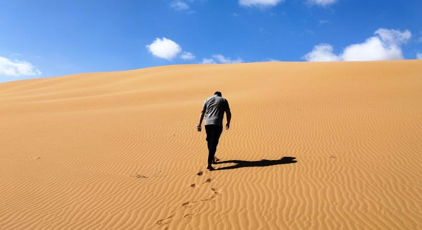 Gazdátlan sivatag, ahol a kávé valutával ér fel – zötyögés Nyugat-Szahara dűnéi között