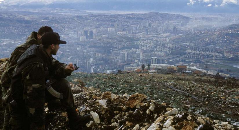 Turisták fizethettek, hogy civileket lőjenek – Gyanúsítottja lett a szarajevói embervadászatnak