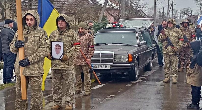 Kaszab Zoltán: Amíg kényszersorozások vannak, Ukrajna nem lehet Uniós tag!