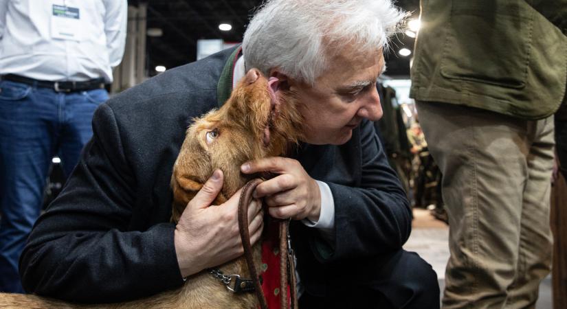 Fehova tanúja: Lőrinc testőre randira hív, Semjén imádja, hogy 16 évesek is mehetnek vadászni a felnőttekkel