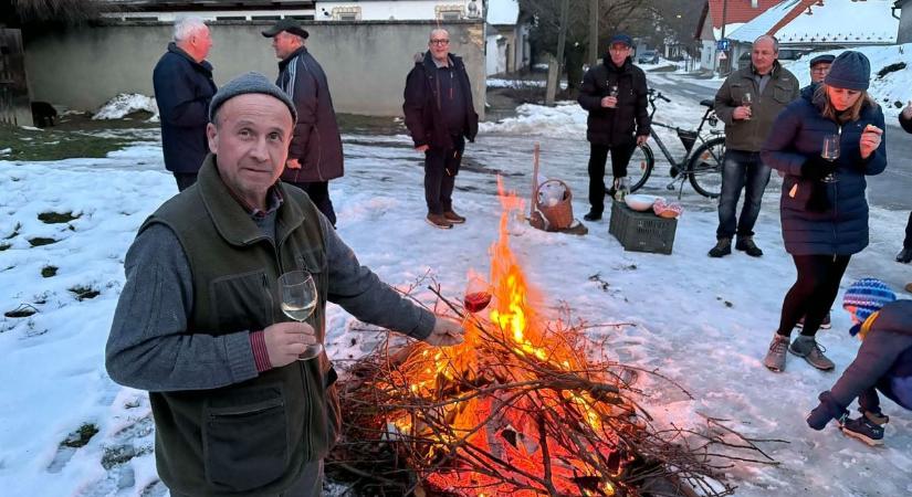 Egy pohár bor a jó termésért – Vince-napi ünnep Dunaföldváron (képgalériával)