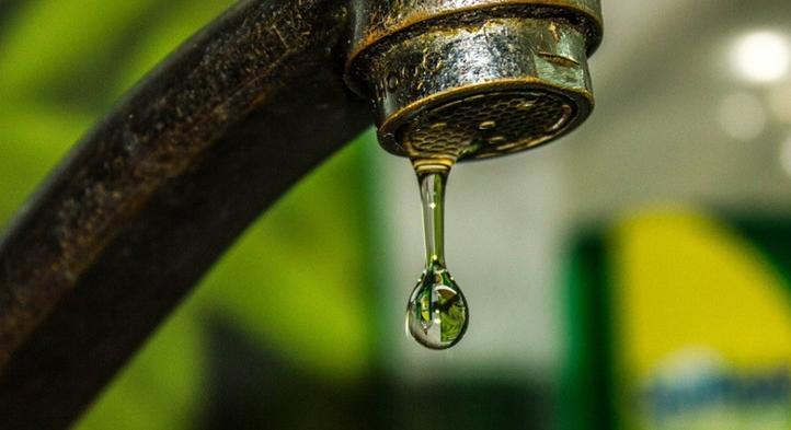 Arra figyelmeztetik az embereket, hogy ne igyák meg a hólevet – Ukrajna-szerte akadozik a vízellátás