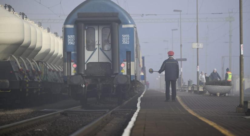 Velencén és a Balatonnál is gázolt a vonat