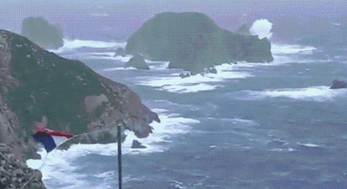 Brutális vihar csapott le Horvátországban – Dalmáciát 8 méteres hullámok borították el