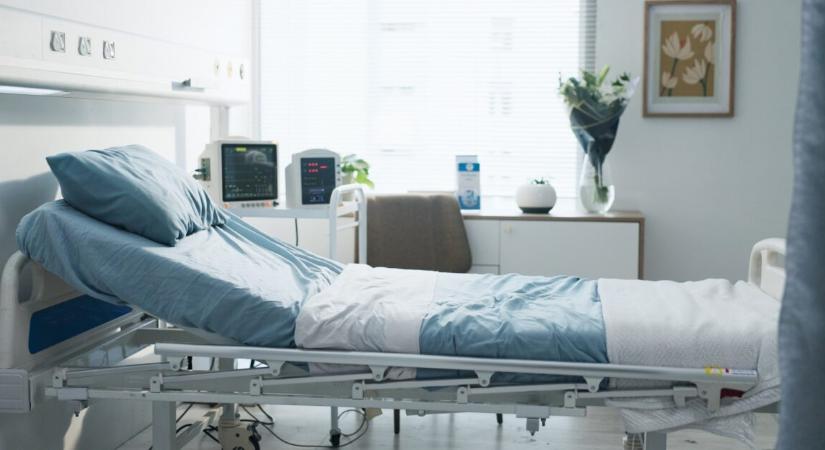 A 23. születésnapját ment ünnepelni, most az életéért küzd