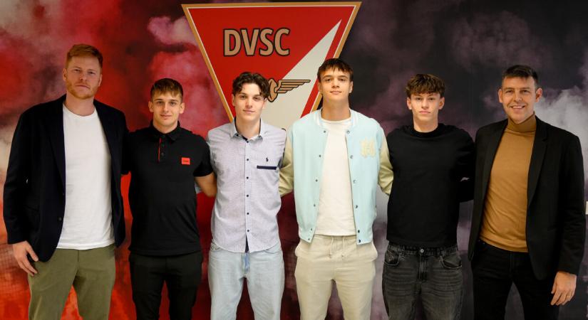 Szerződést kaptak a DVSC fiatal tehetségei