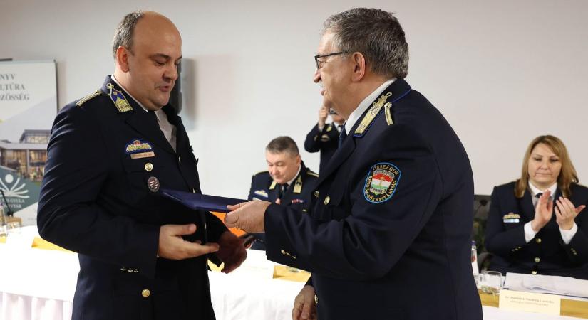Ünnepélyes állománygyűlésen iktatták be az új rendőrkapitányt (videó)