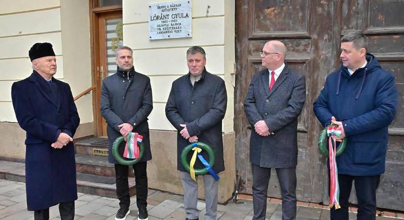 Százhárom éve született Lóránt Gyula: Kőszegen a szülőházánál emlékeztek rá