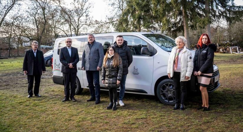 Új falubusz állt munkába Nagytilajon