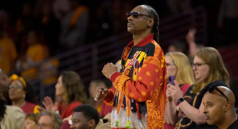 Zseniális videón, ahogy Snoop Dogg szenved a curlinggel!
