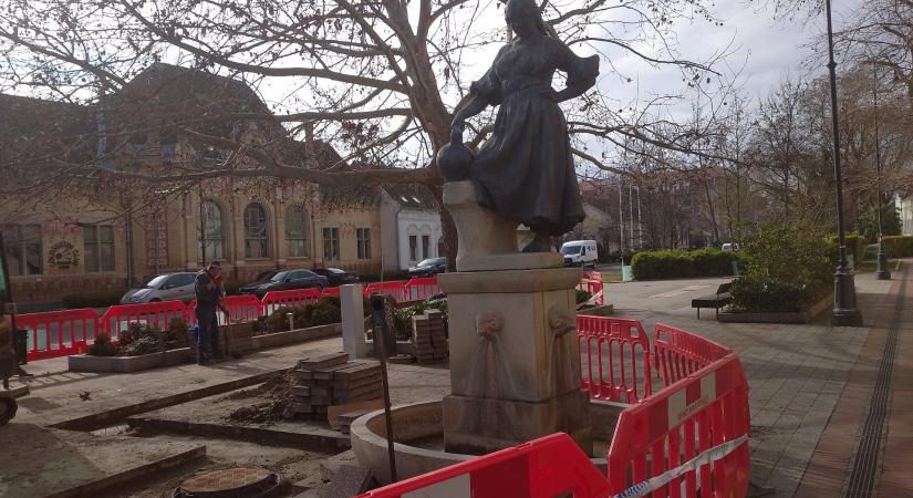 Megújultak Vásárhely ismert díszkútjai