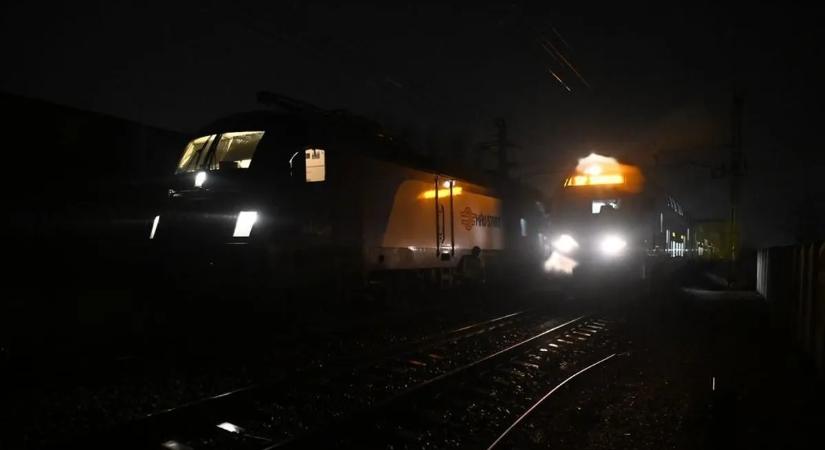 A magyarok két kedvenc üdülőhelyén is gázolt a vonat