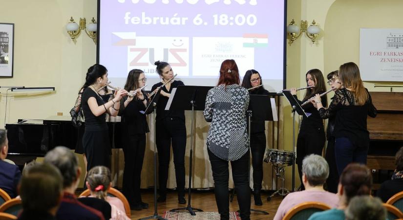 Amerikai, lengyel és portugál kapcsolat után már cseh intézménnyel is barátkozik az egri zeneiskola  videó