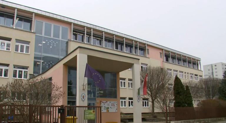 Többször is leszólította a gyerekeket a „cukrosbácsi” a budaörsi általános iskolák környékén