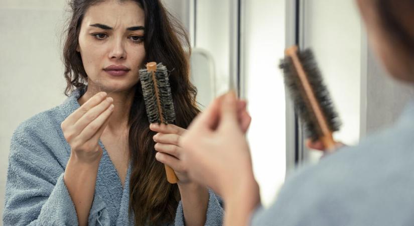 Jelek, hogy a stressztől ritkul a haj – Mutatjuk, mi segíthet a lelki eredetű hajhulláson