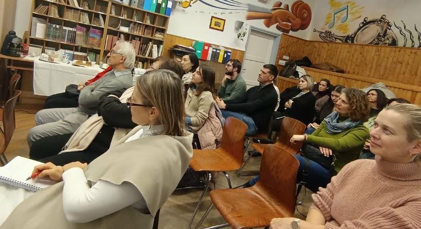 A kórus mint pedagógiai és közösségi tér – szakmai műhelymunka Pécsen Nemes József vezetésével